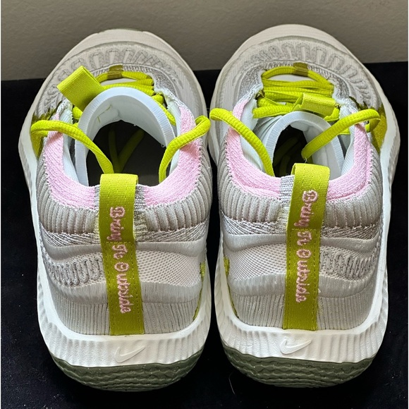 NEW Nike Cosmic Unity 3 Pink/Green Casual Sneaker - Womens US 9.5 | Mens 8 US - Picture 4 of 9